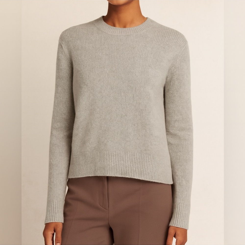The Row Luxurious Cashmere Crewneck Sweater Size M Gray Classy Chic Effortless